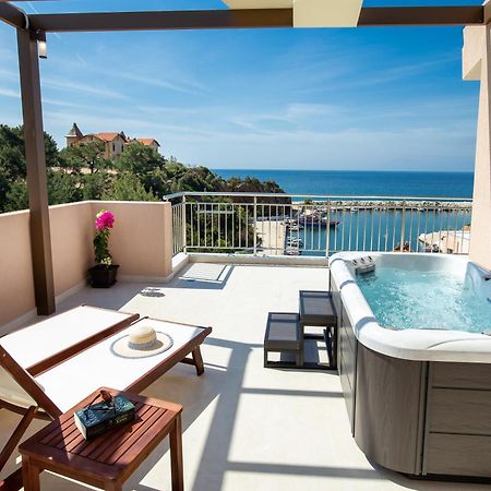 Vela Bianca Suites ลิเมนาเรีย ภายนอก รูปภาพ